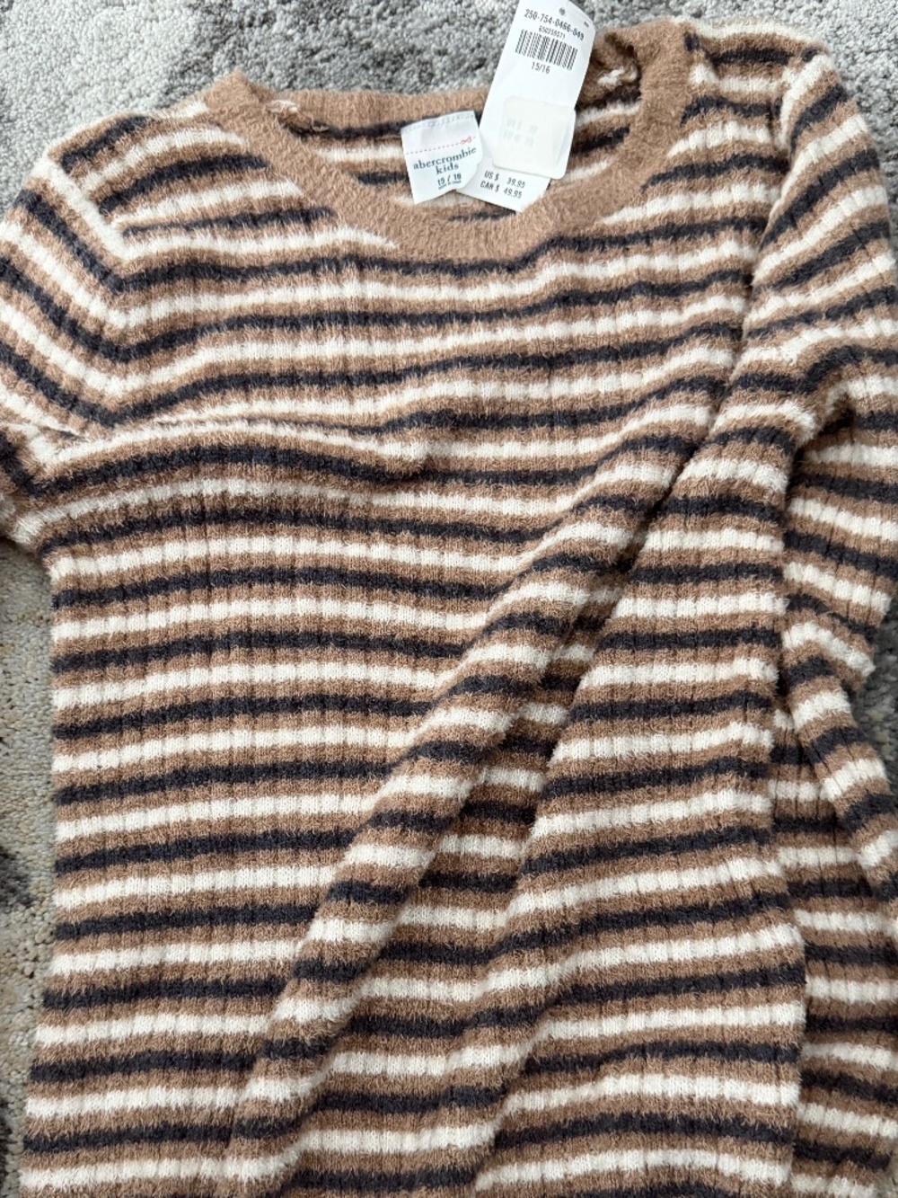 Abercrombie girls brand new sweater with tag